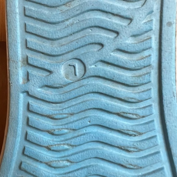 Kids Light Blue Water Shoes, size Large - Picture 6 of 6